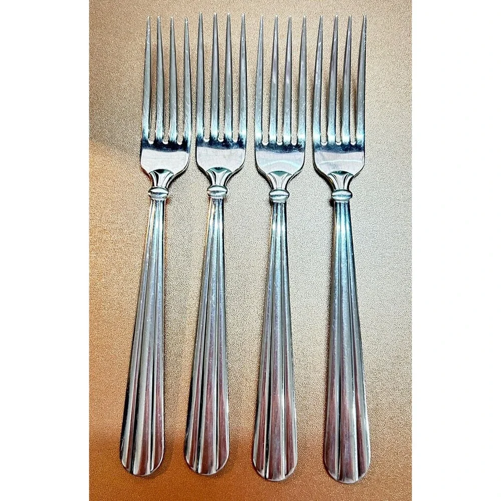 Oneida Unity Stainless Set of 4 Dinner Forks 7 3/4